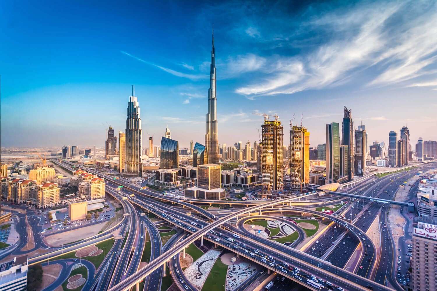 burj khalifa view in dubai skyline