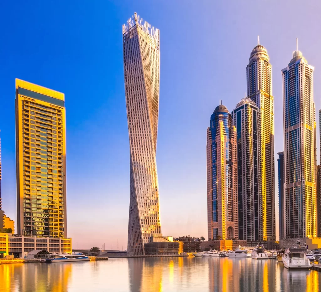 Architecture in Dubai - Cayan Tower